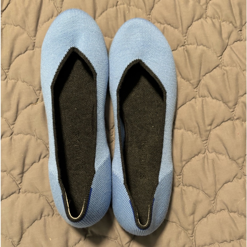 Like-new size 9 light blue wool Rothy’s round toe flats
